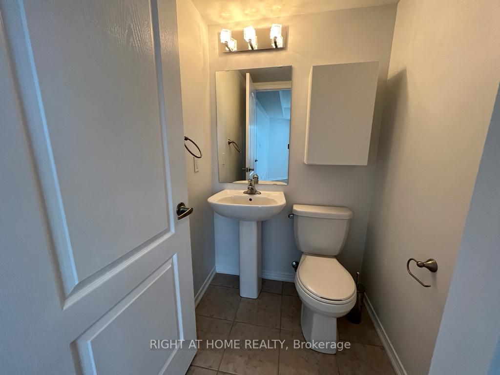 2496 Post Road, #18