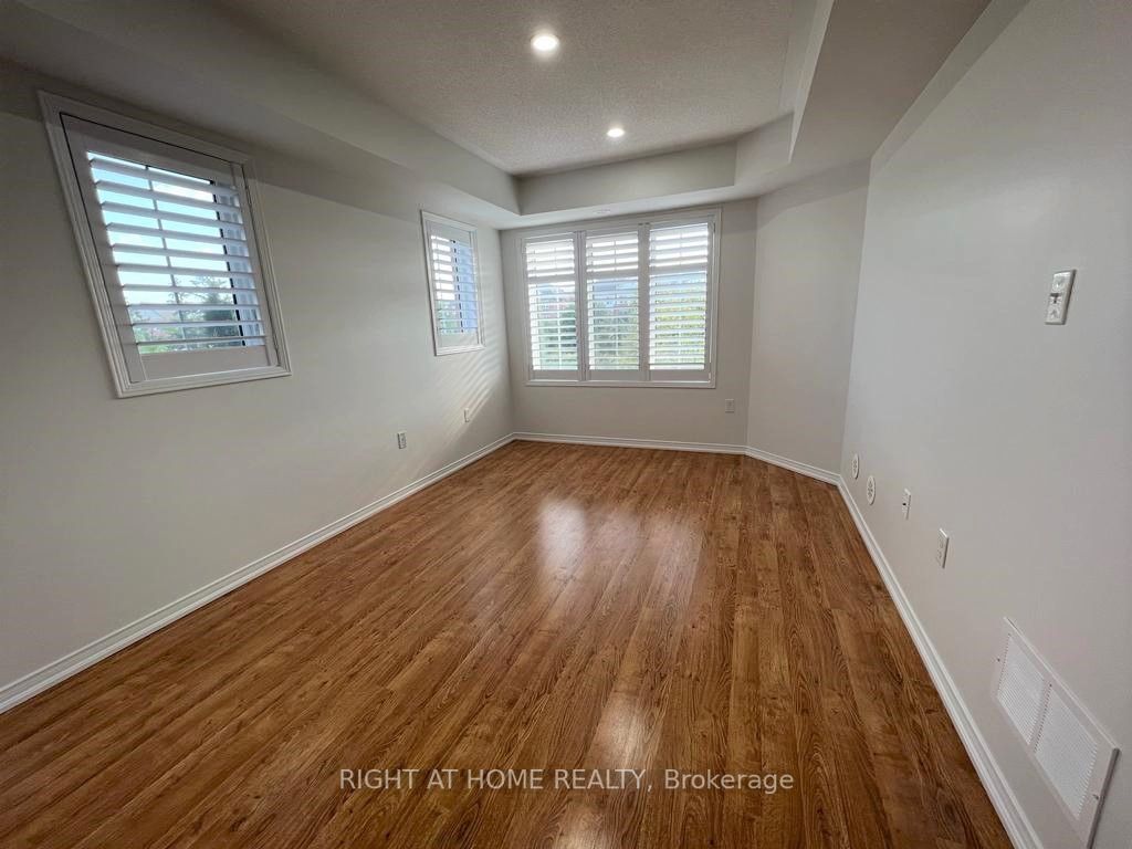 2496 Post Road, #18