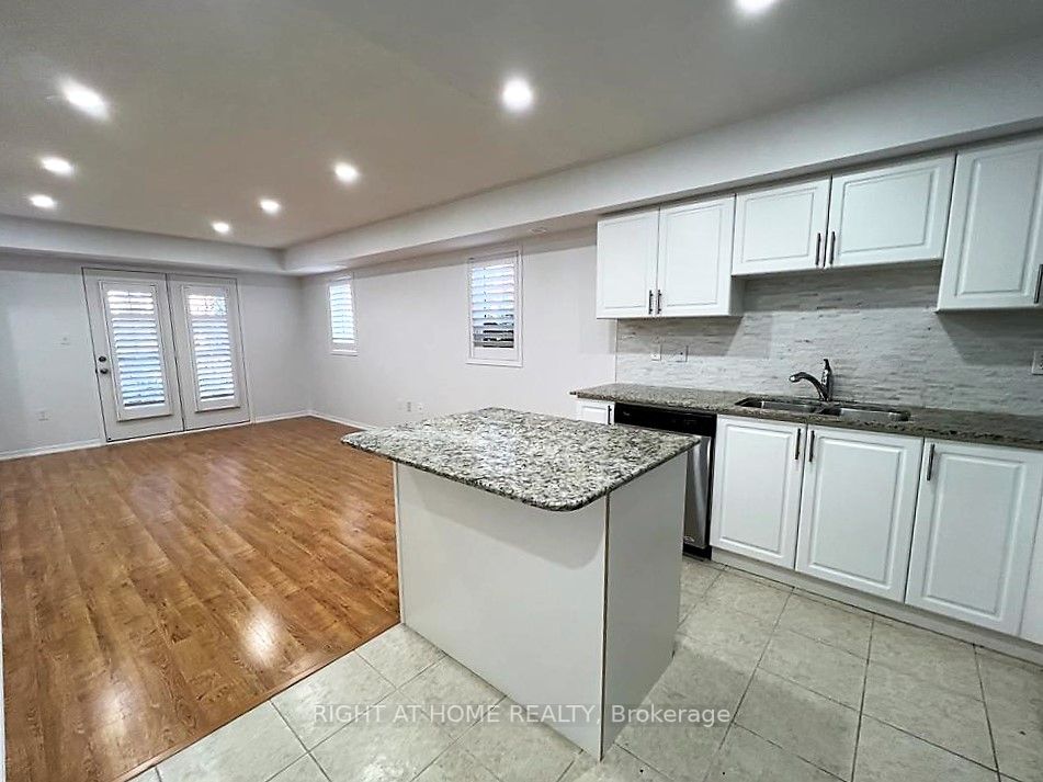 2496 Post Road, #18