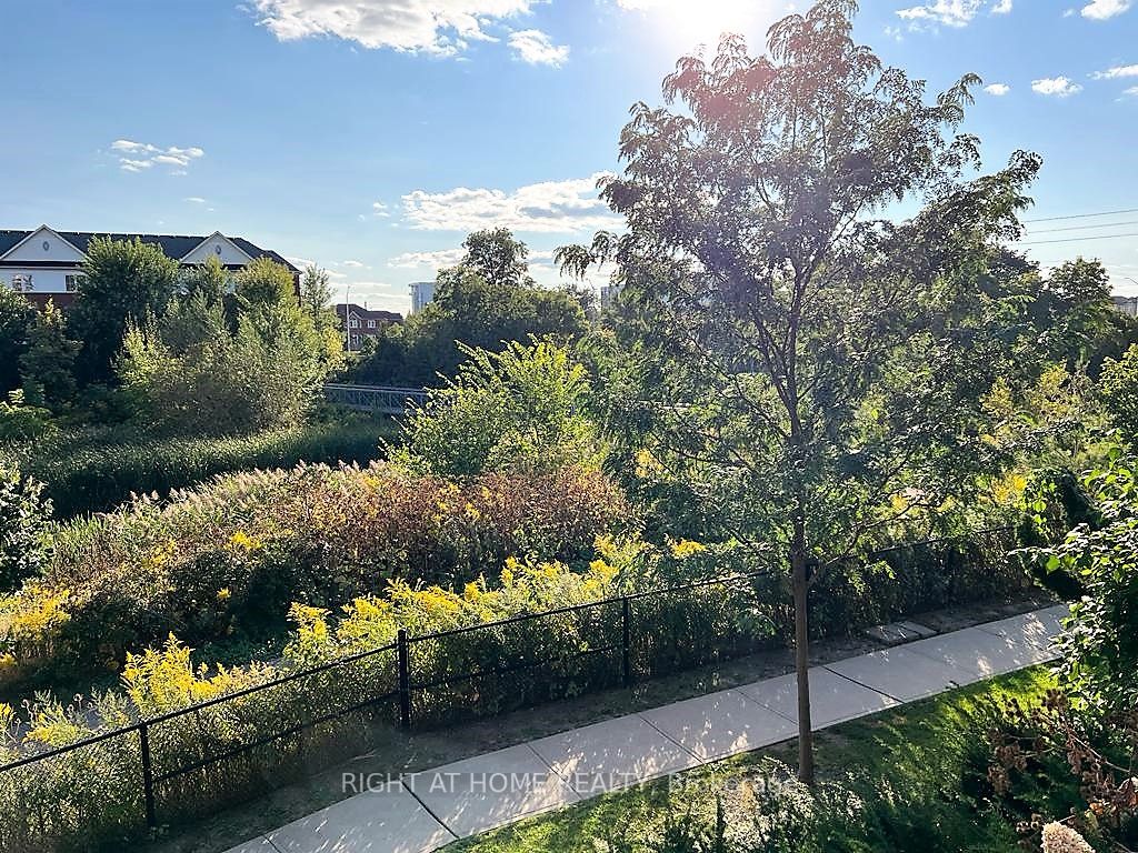 2496 Post Road, #18