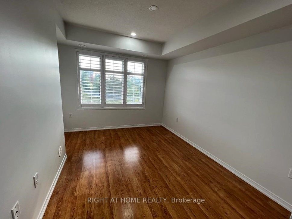 2496 Post Road, #18
