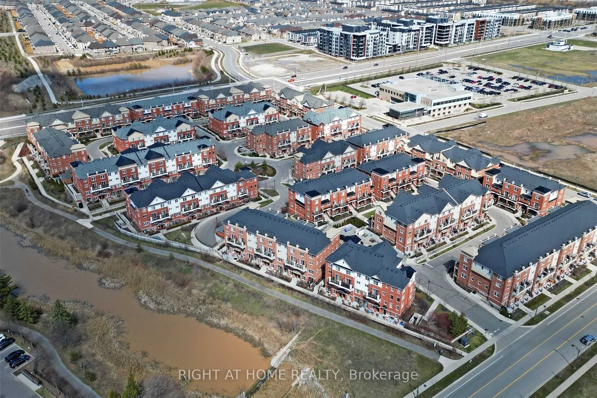 2496 Post Road, #18