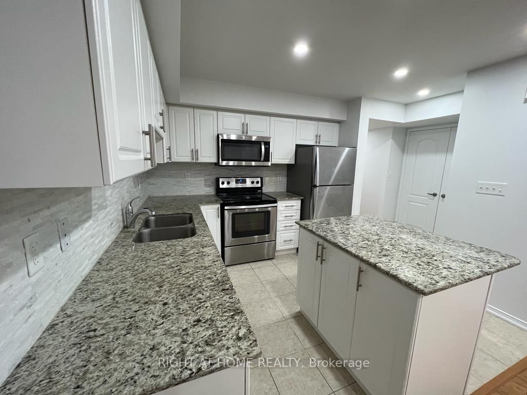 2496 Post Road, #18