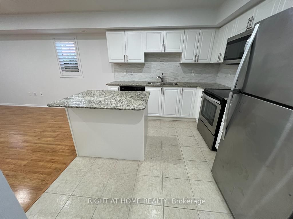 2496 Post Road, #18