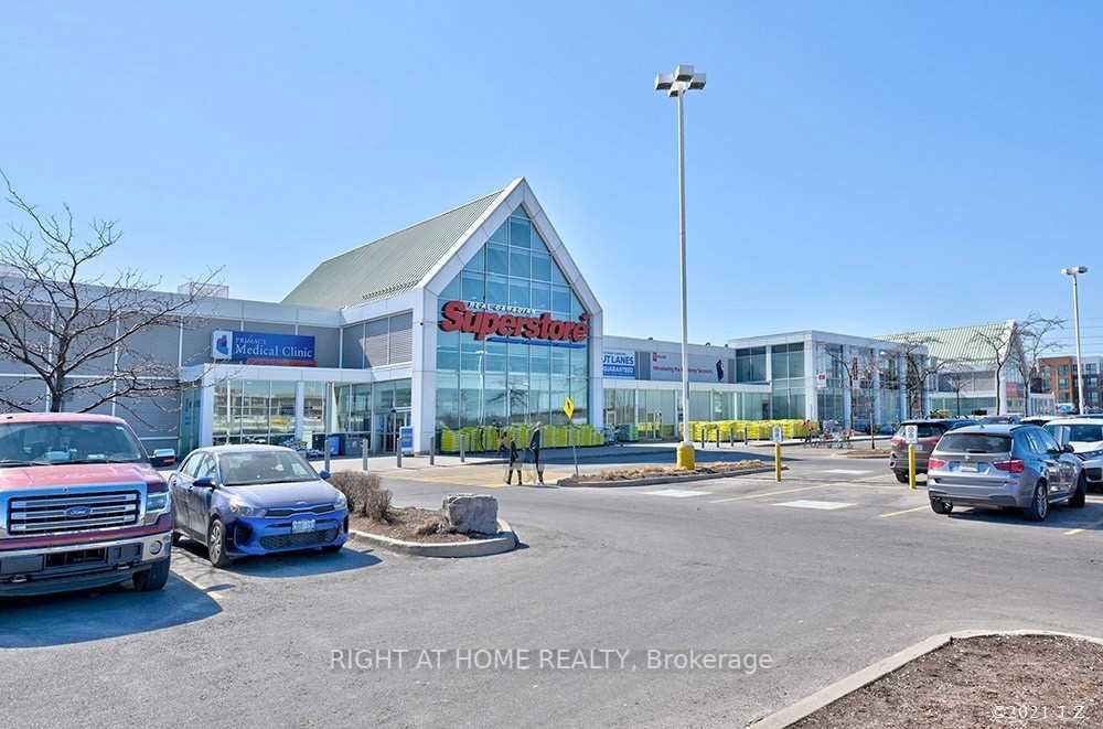 2496 Post Road, #18