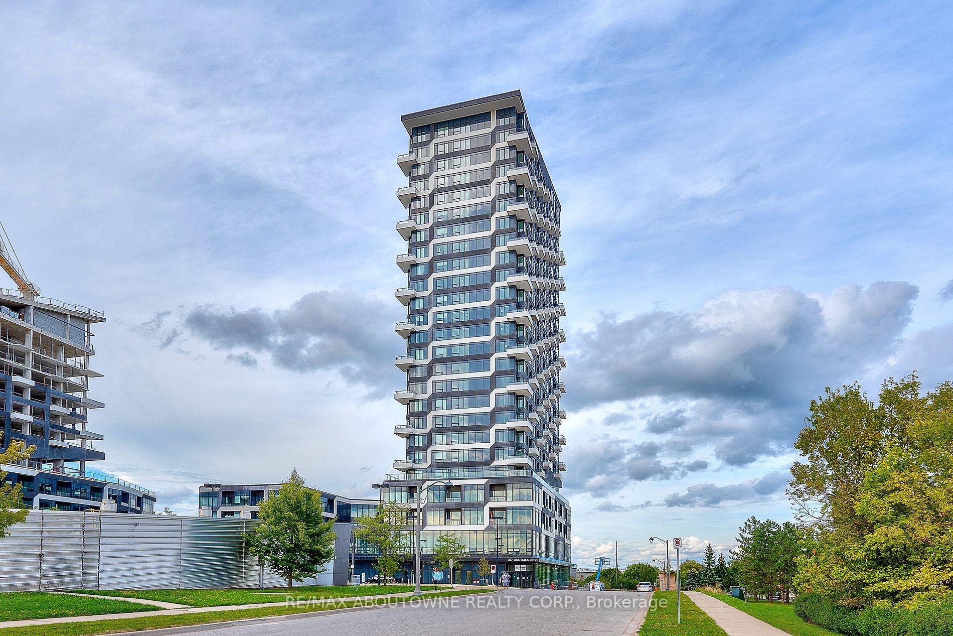 297 Oak Walk Dr, #1903