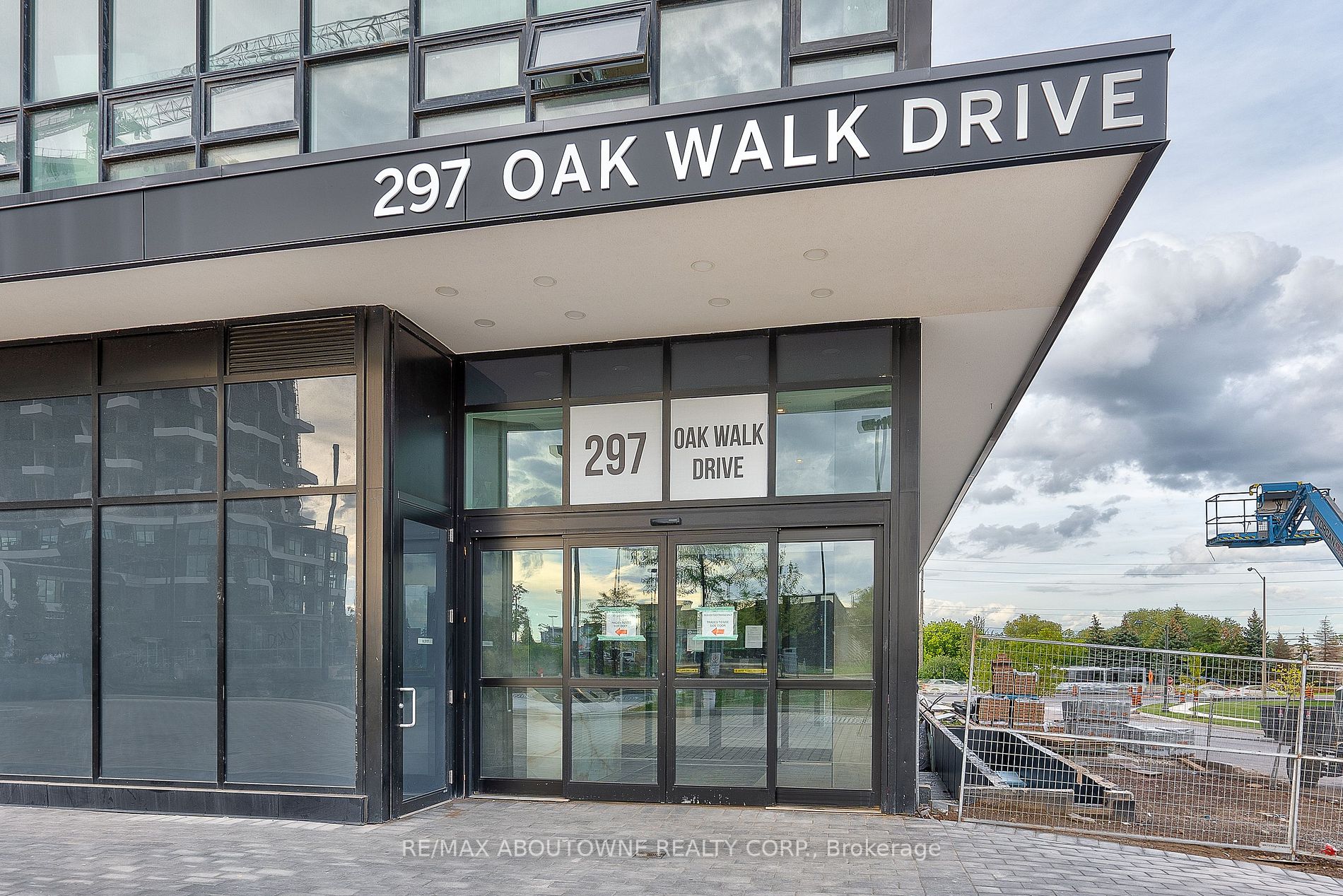297 Oak Walk Dr, #1903