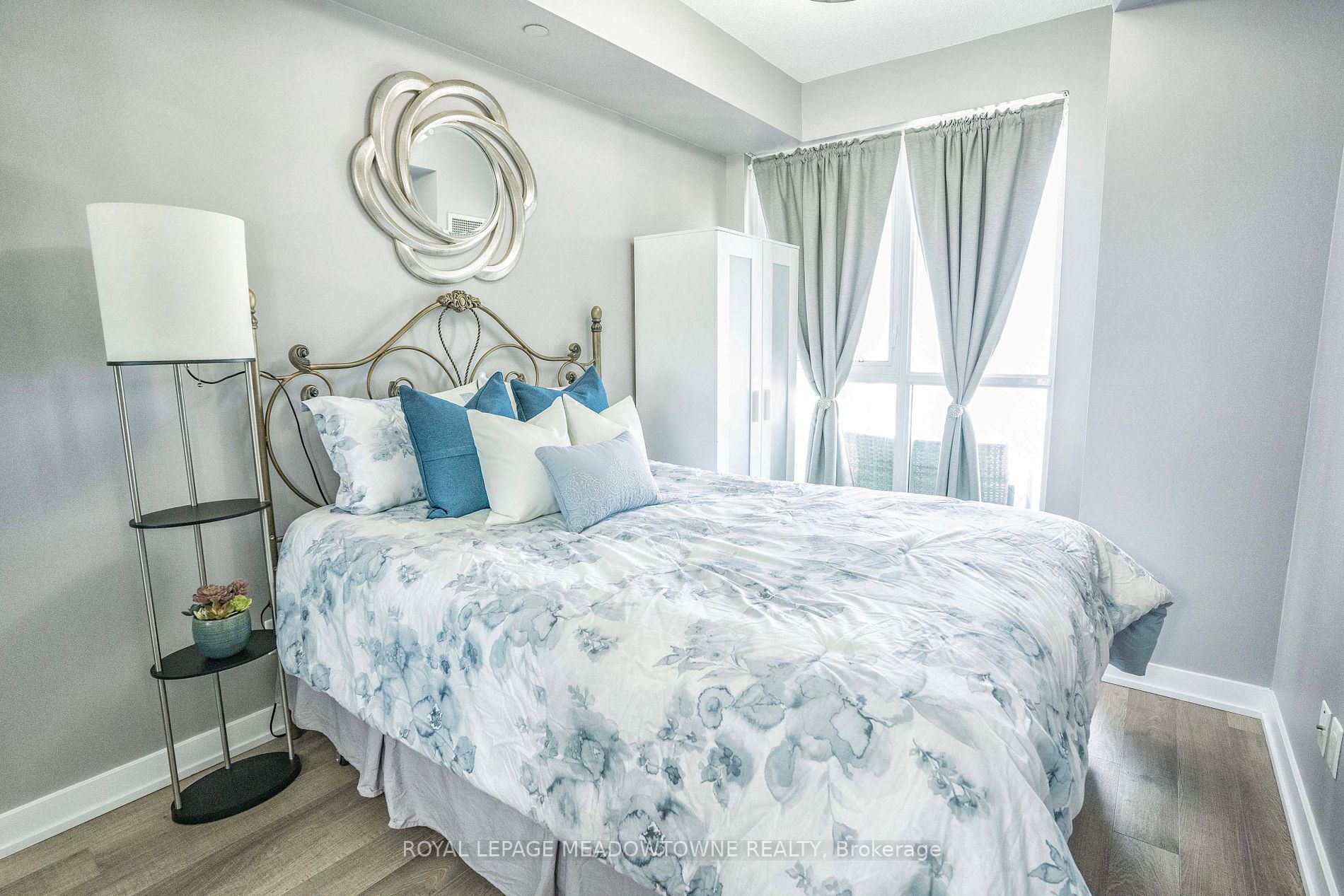 5240 Dundas St, #B605