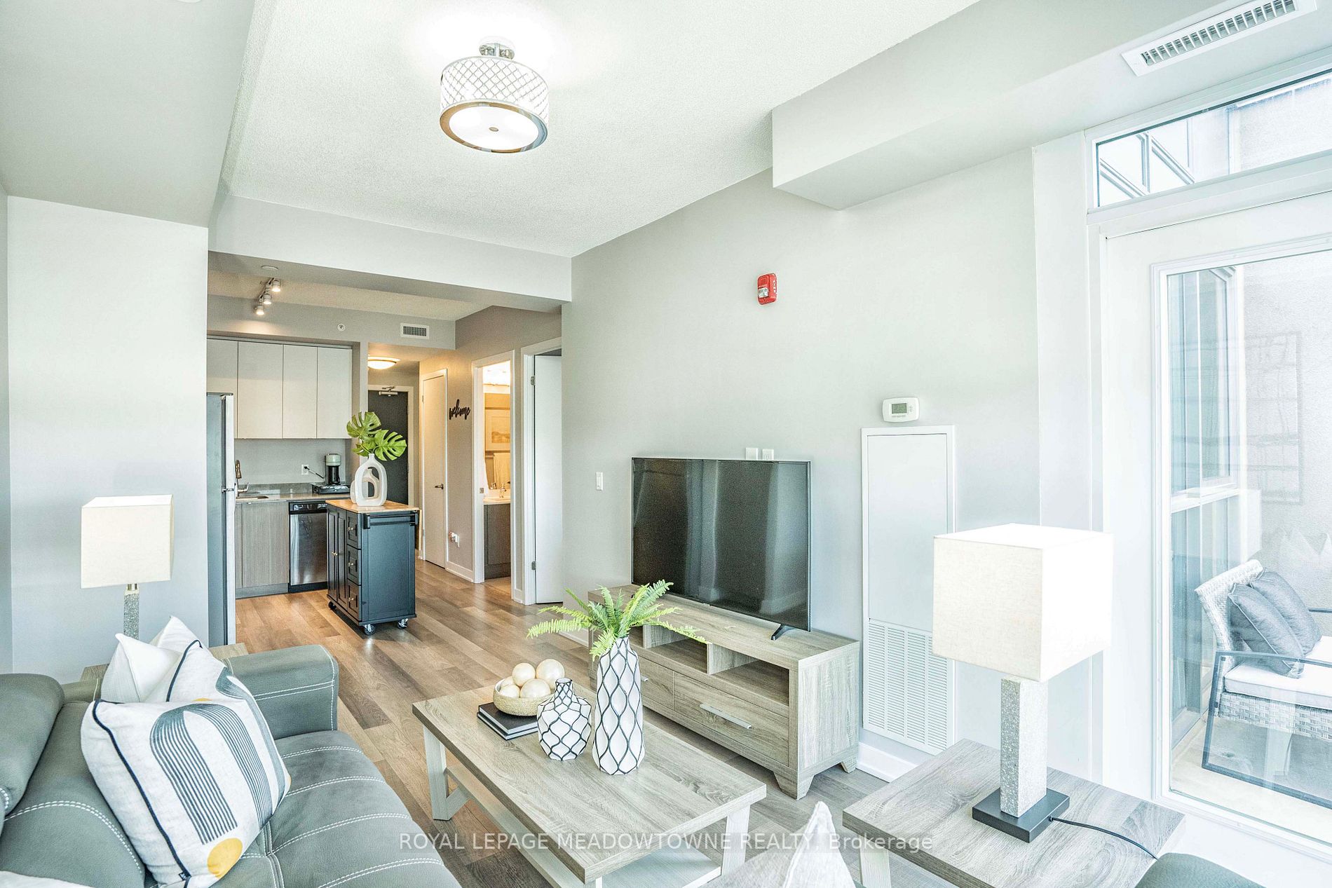5240 Dundas St, #B605