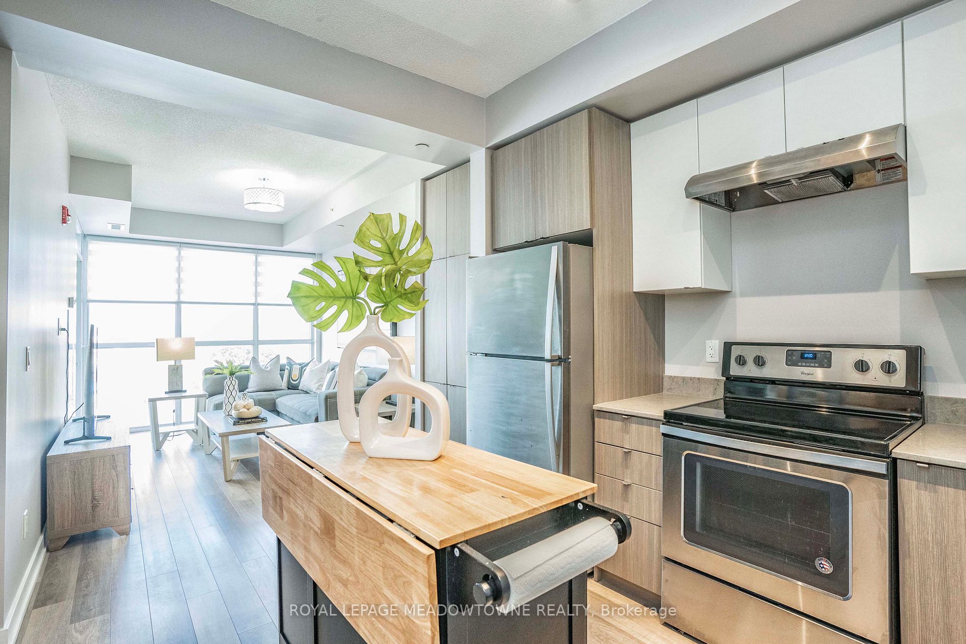 5240 Dundas St, #B605