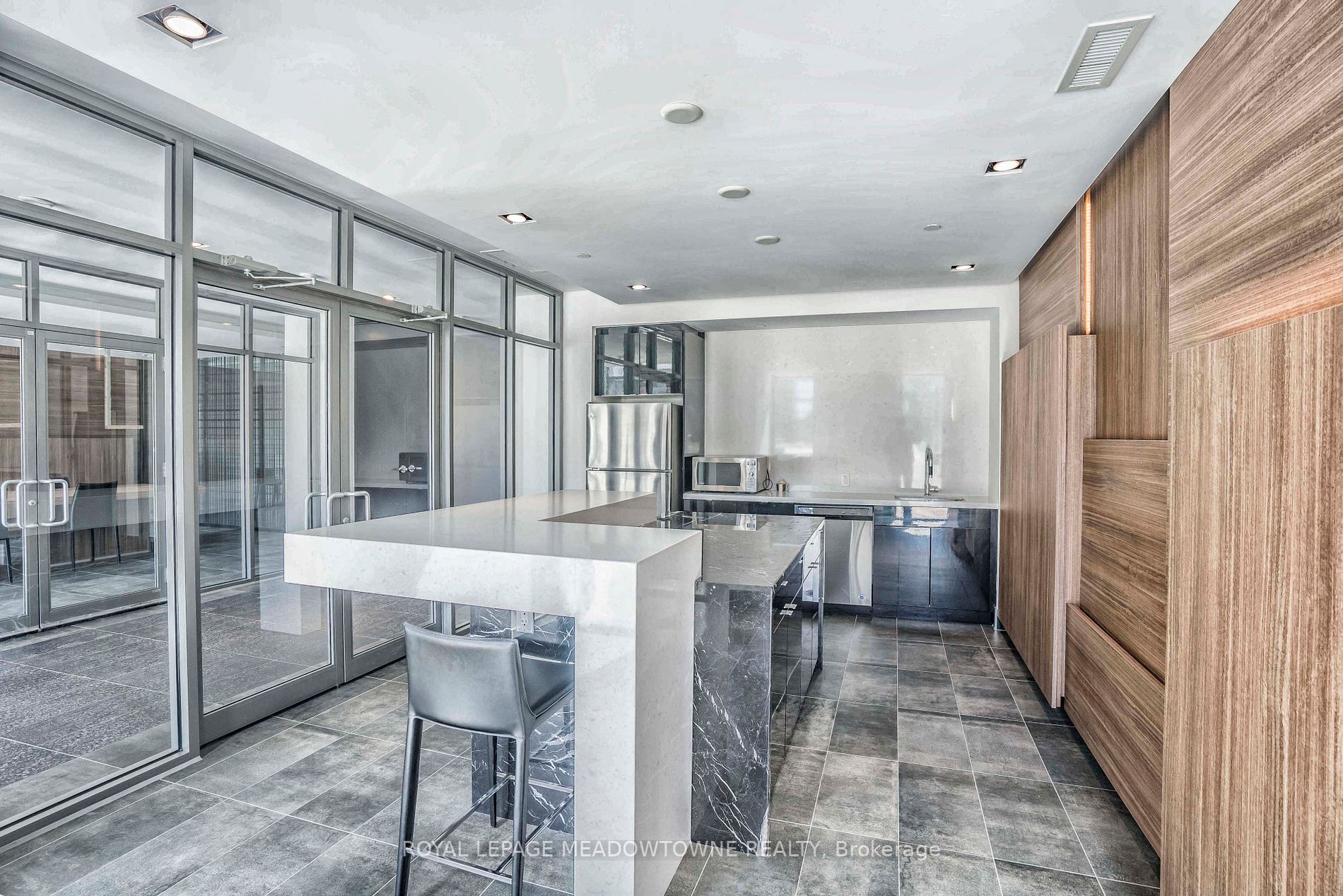 5240 Dundas St, #B605