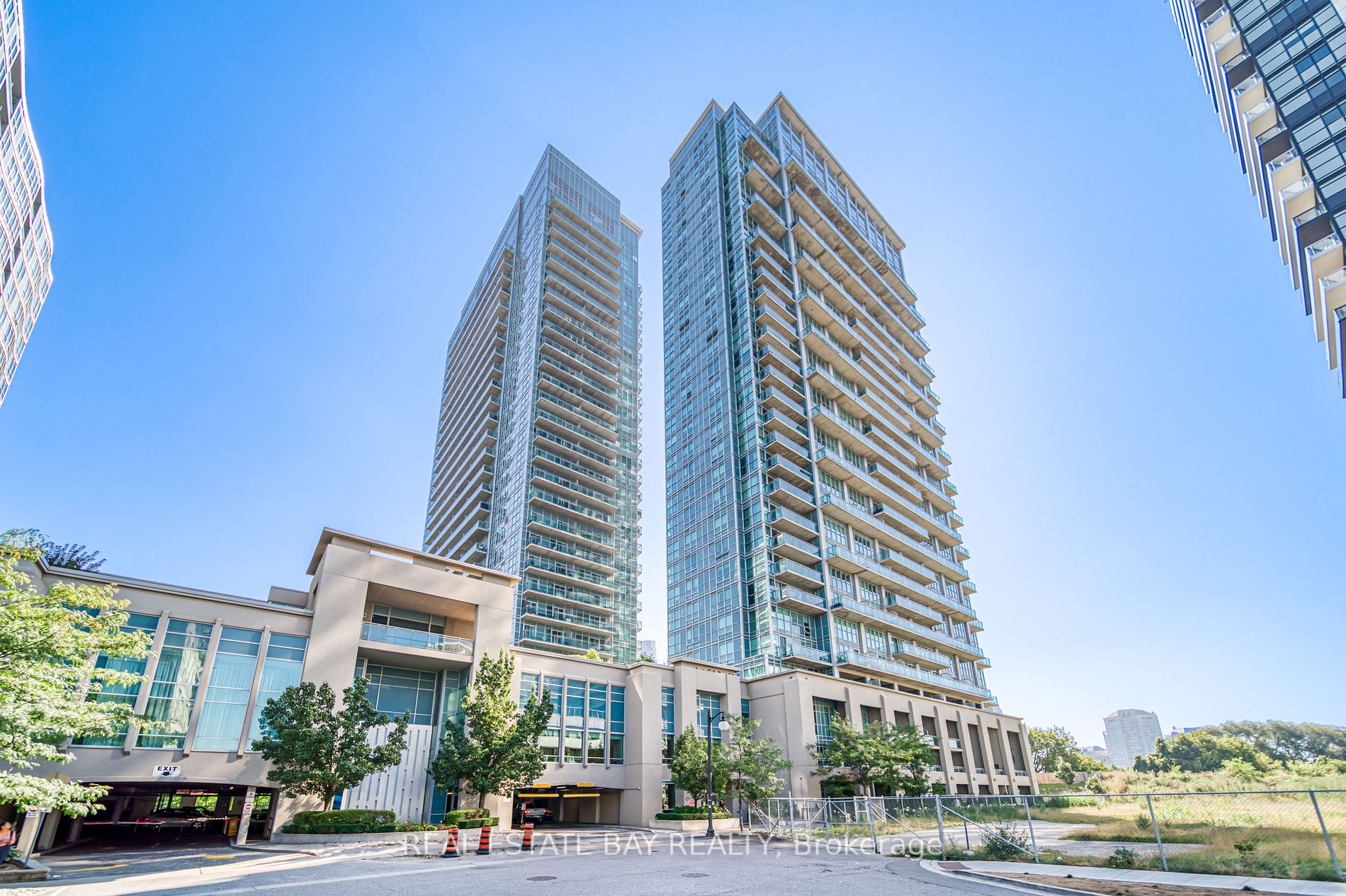 165 Legion Rd N, #1426