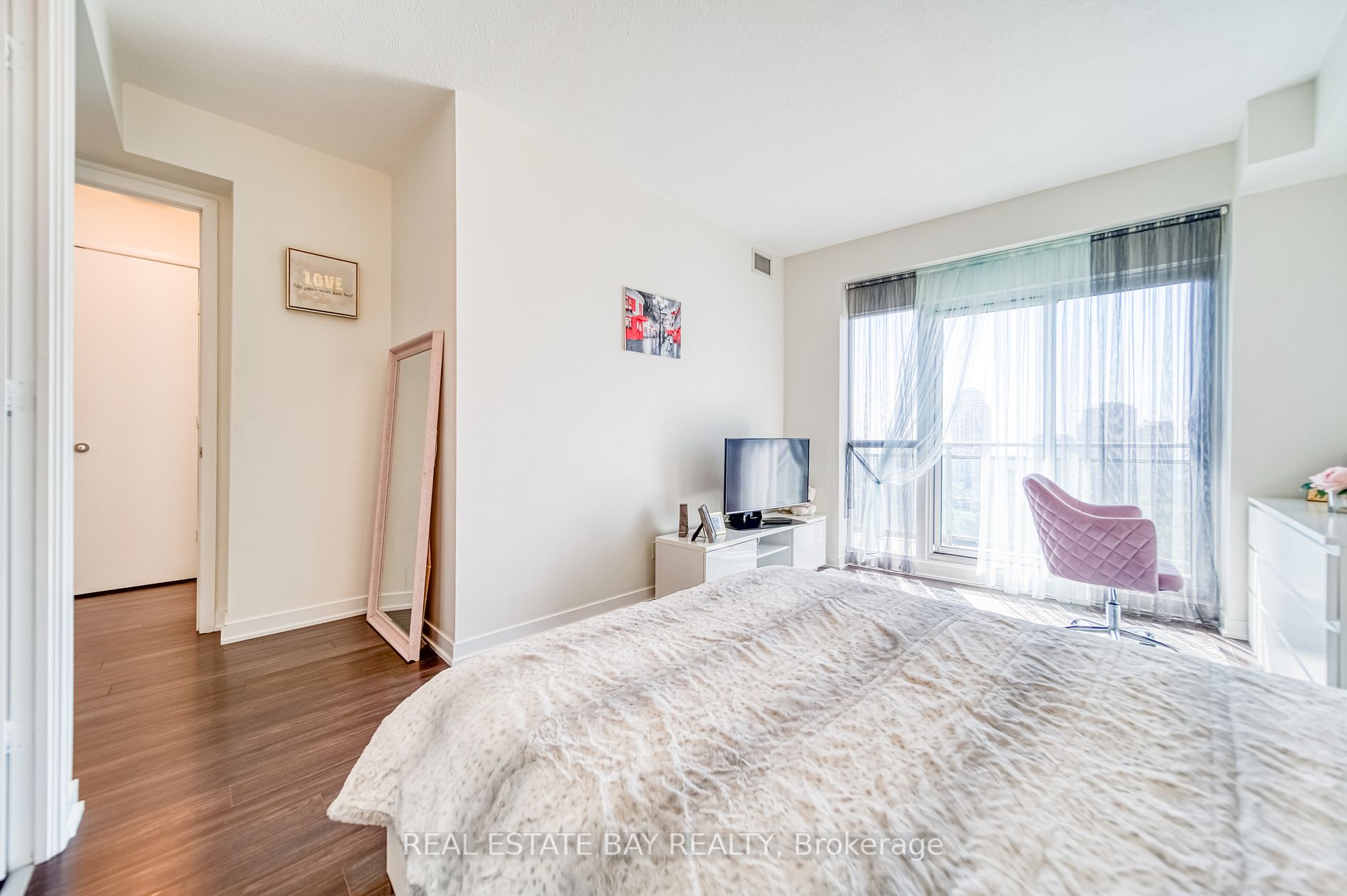 165 Legion Road N, #1426