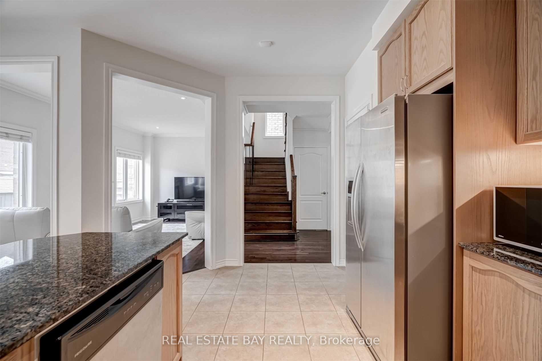 33 Lone Rock Circ