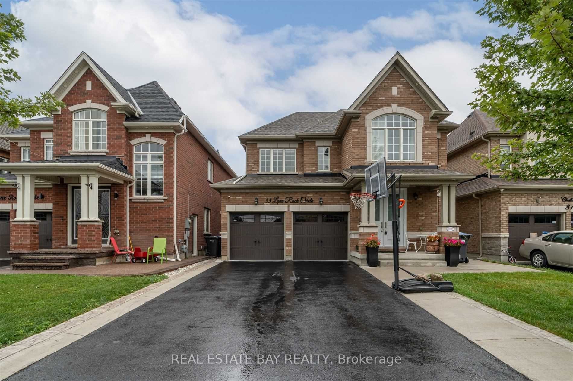 33 Lone Rock Circ