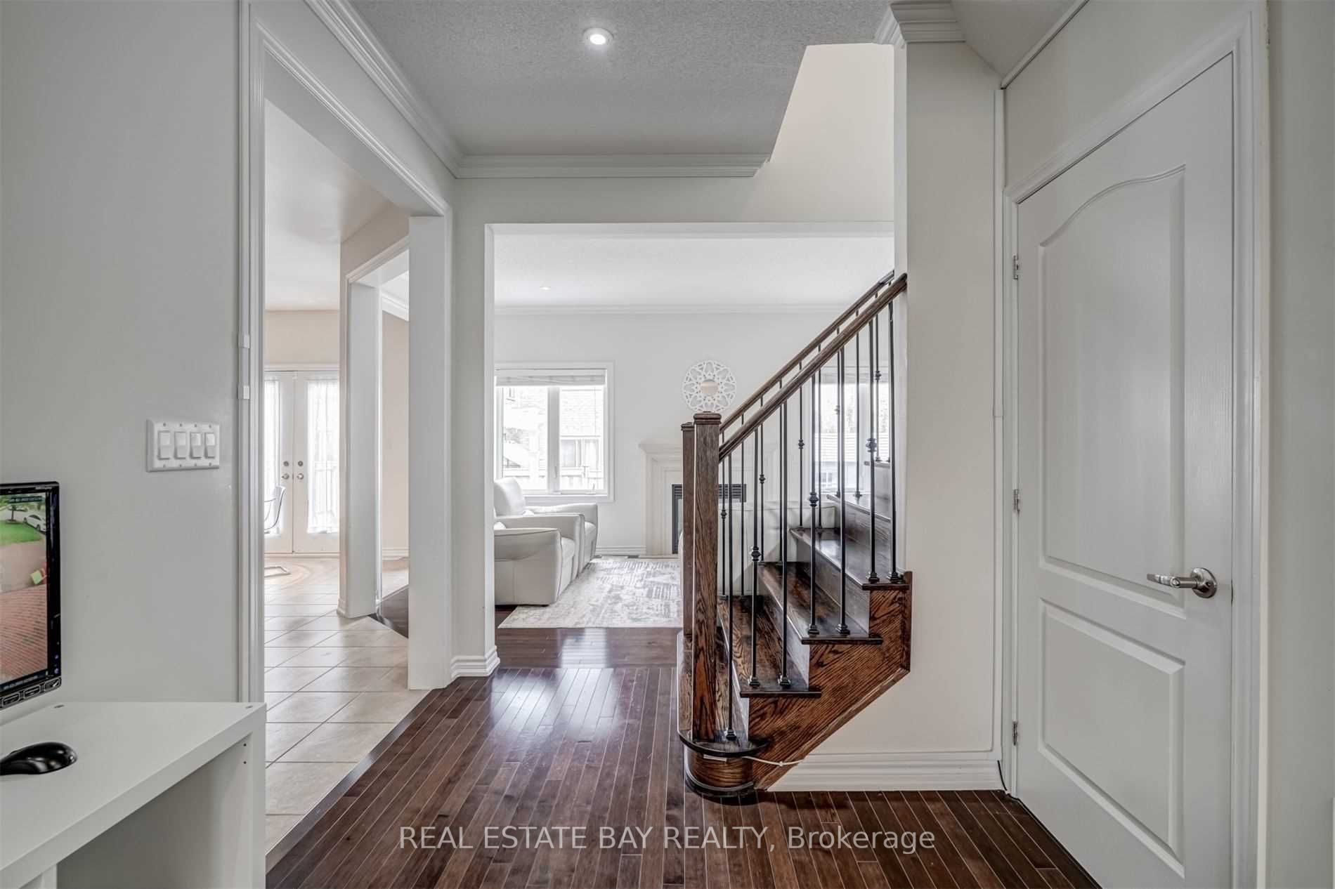 33 Lone Rock Circ