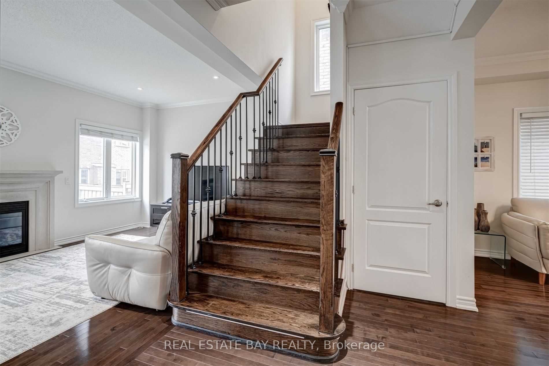 33 Lone Rock Circ