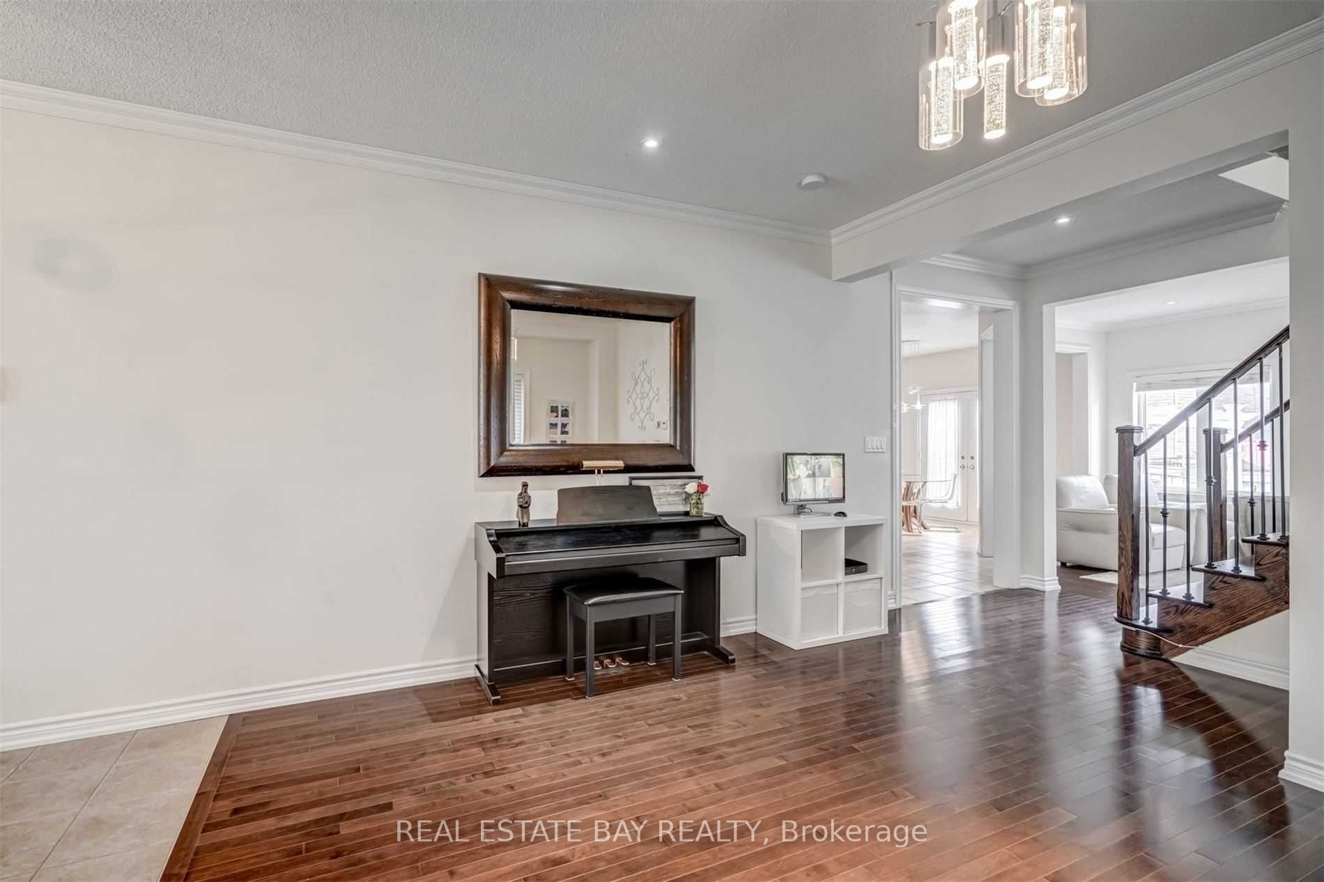 33 Lone Rock Circ