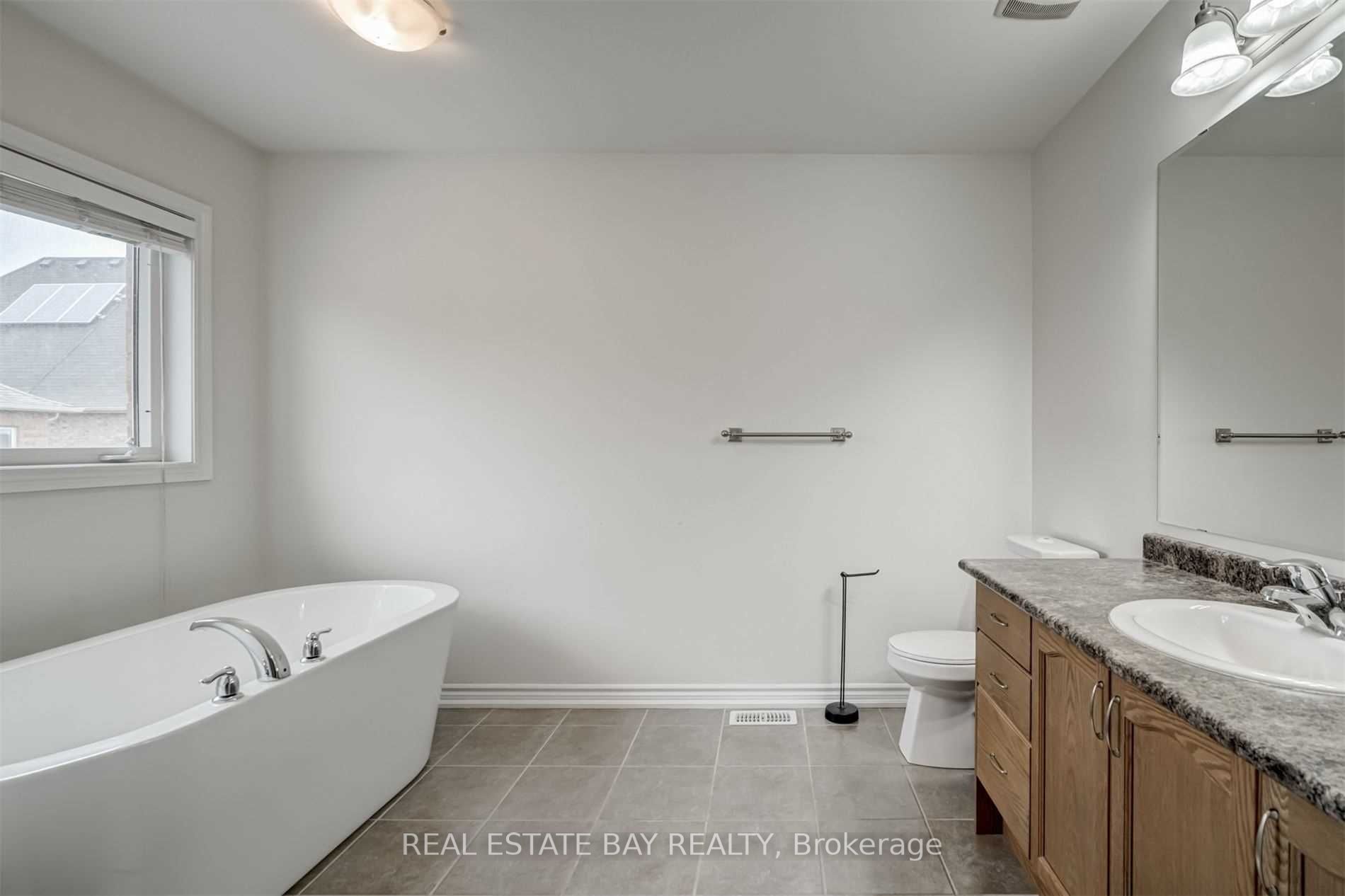 33 Lone Rock Circ