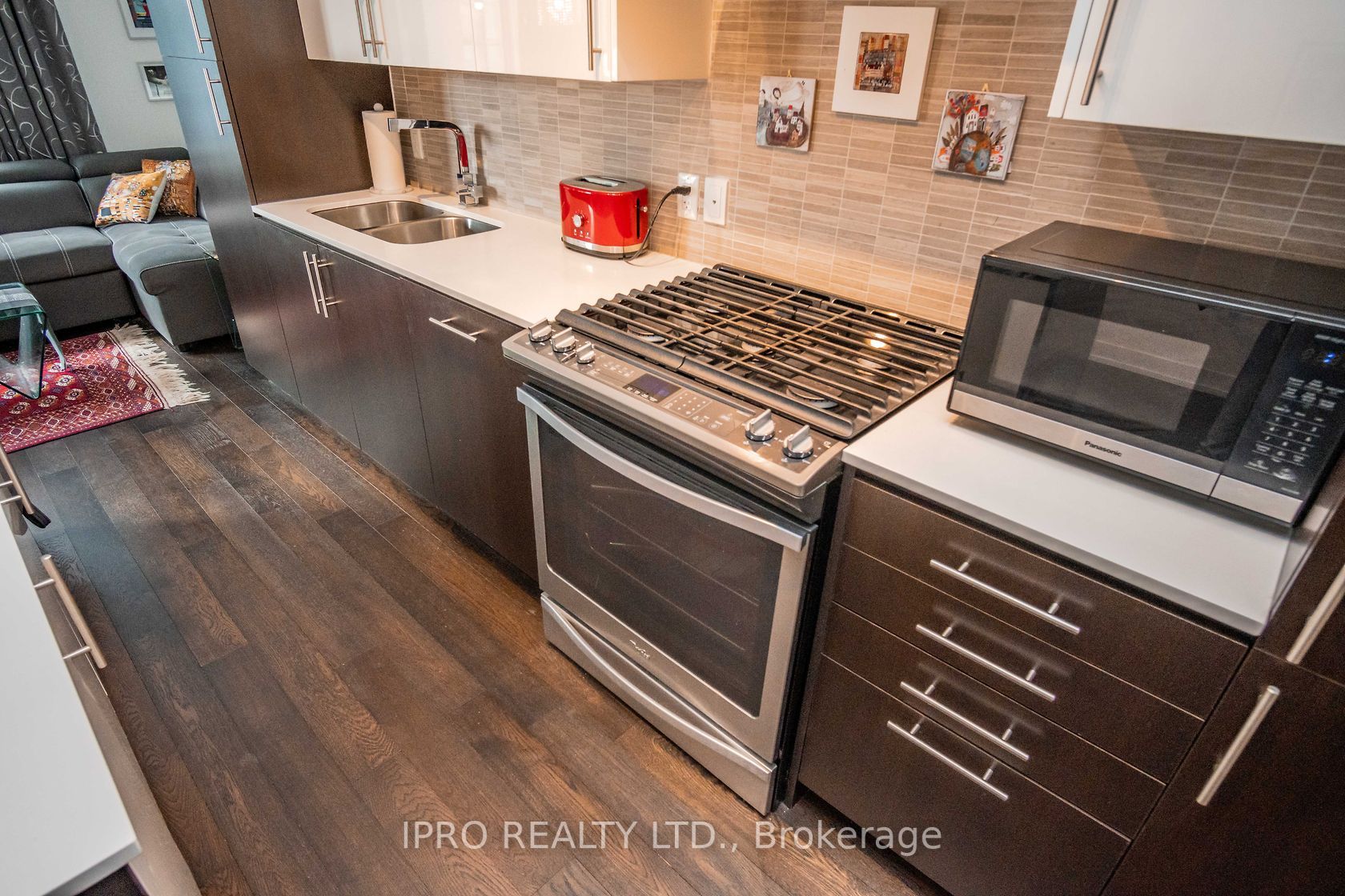 36 Howard Park Ave, #303