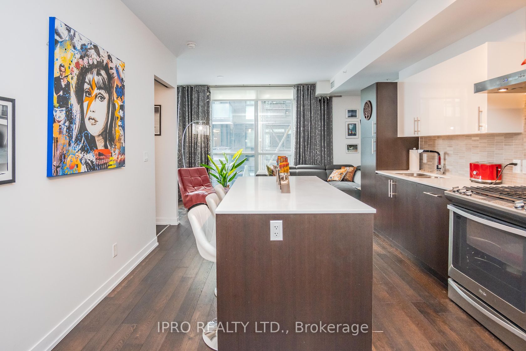 36 Howard Park Ave, #303