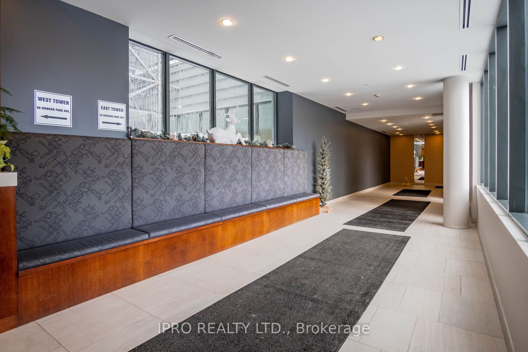 36 Howard Park Ave, #303