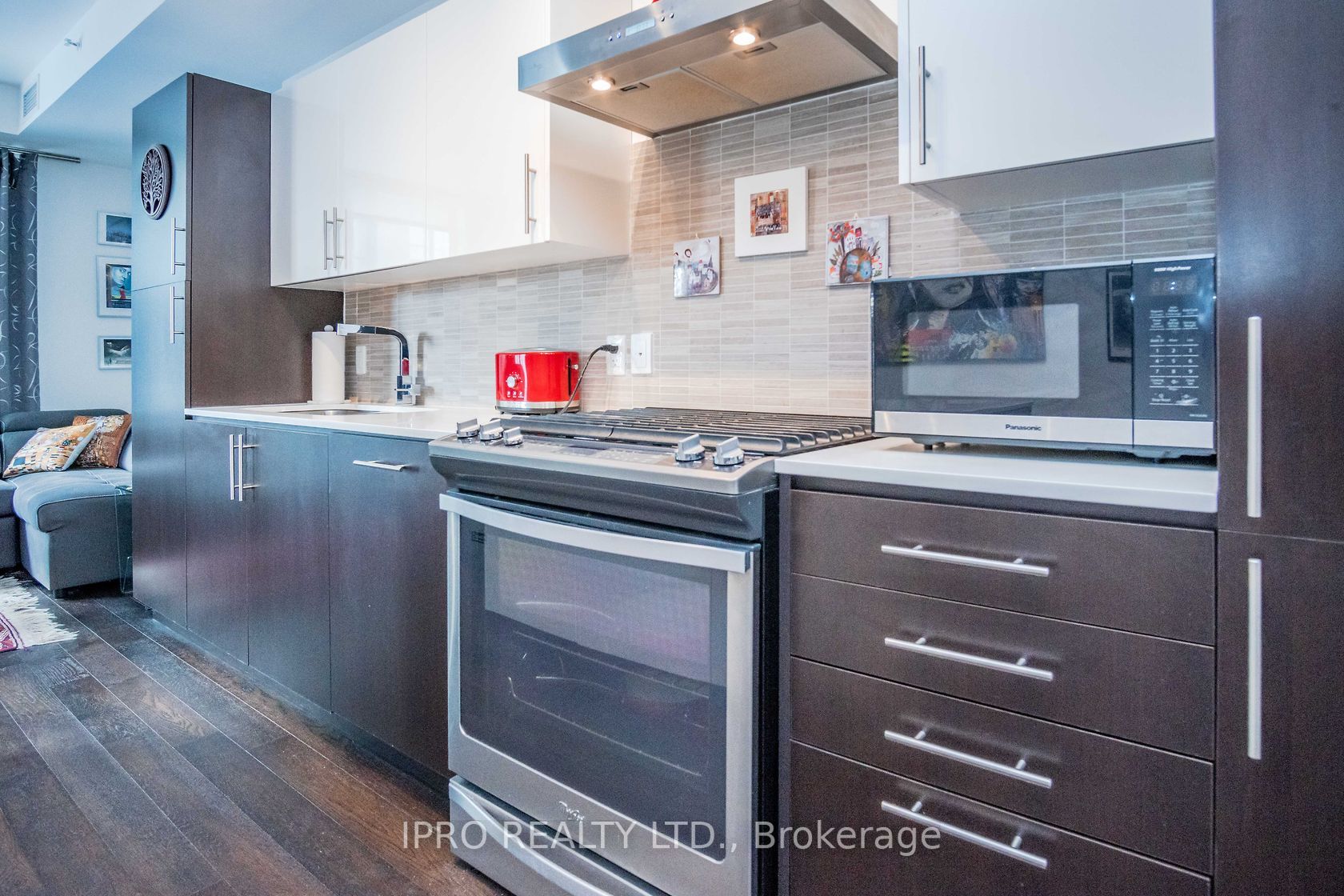 36 Howard Park Ave, #303