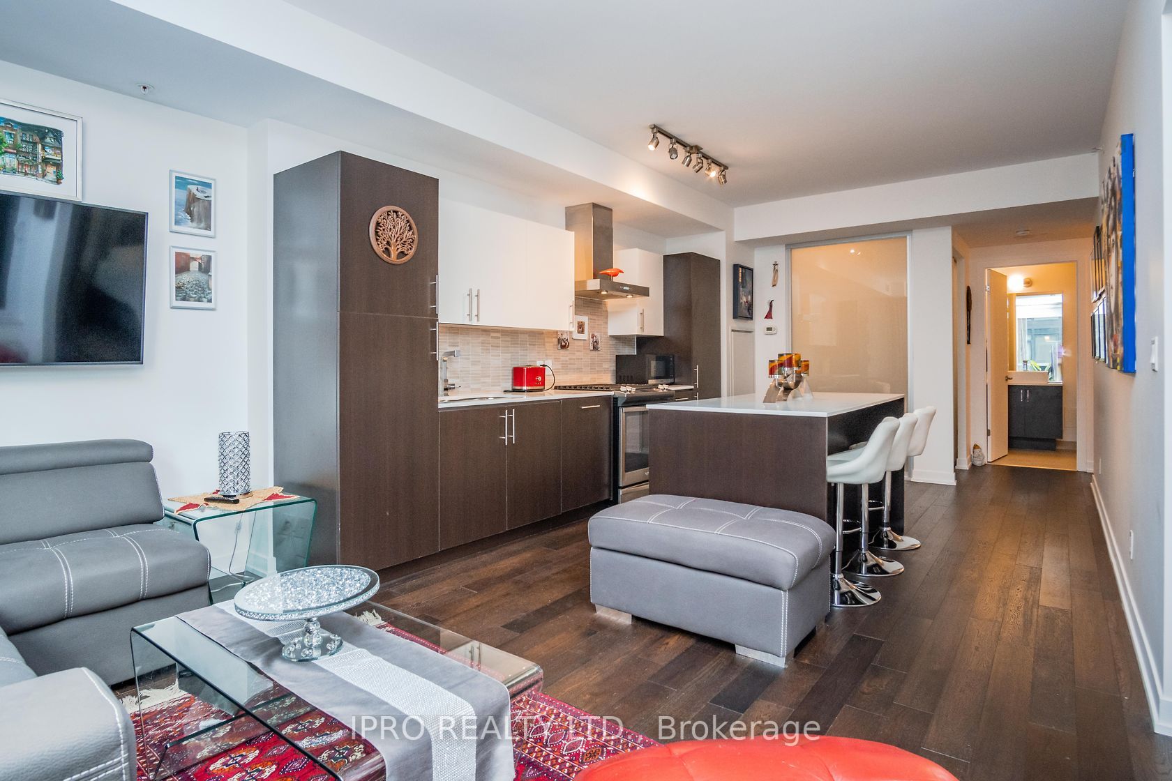 36 Howard Park Ave, #303