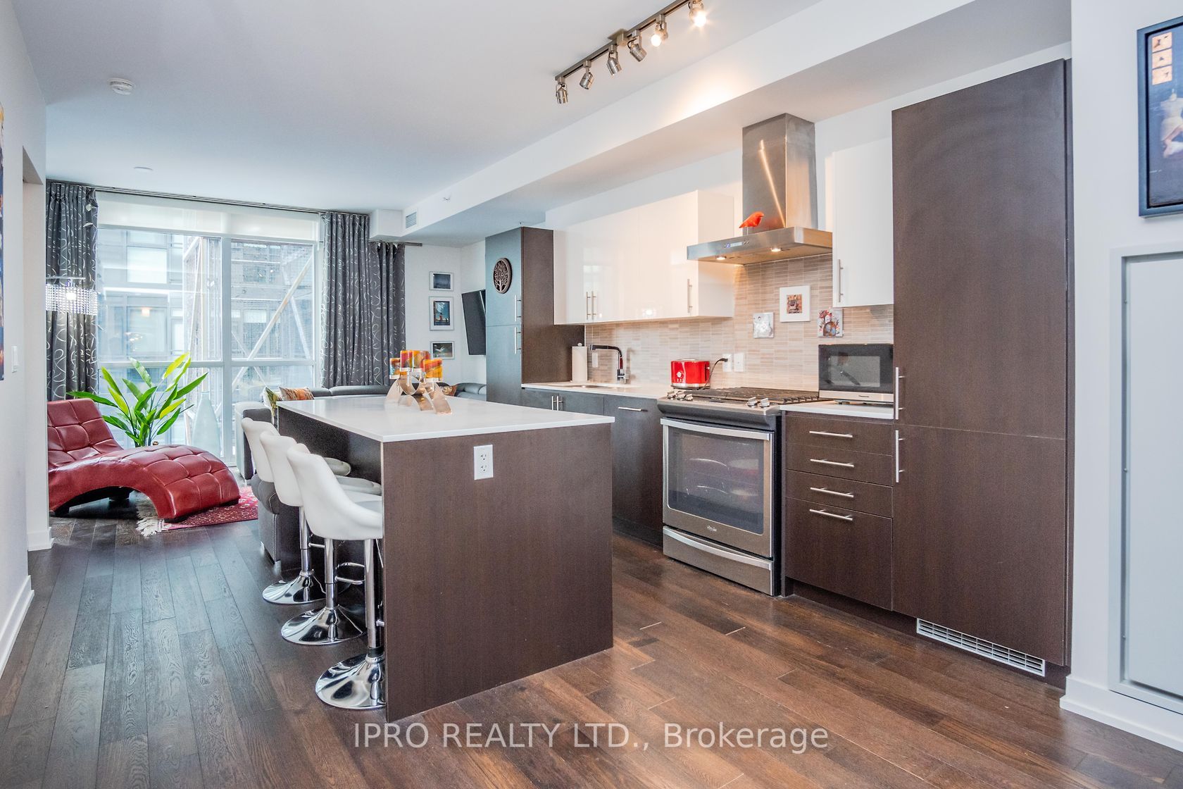 36 Howard Park Ave, #303