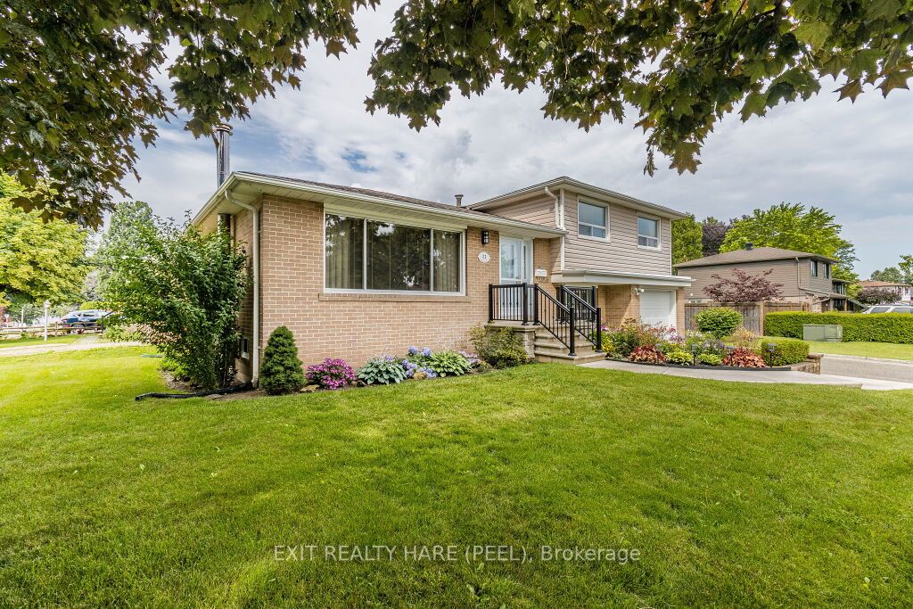 11 Parkend Ave