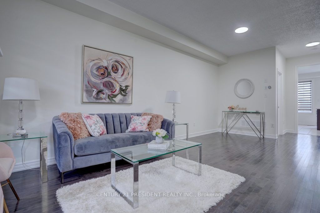 35 Saint Dennis Rd