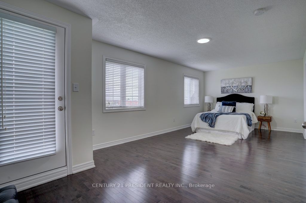 35 Saint Dennis Rd