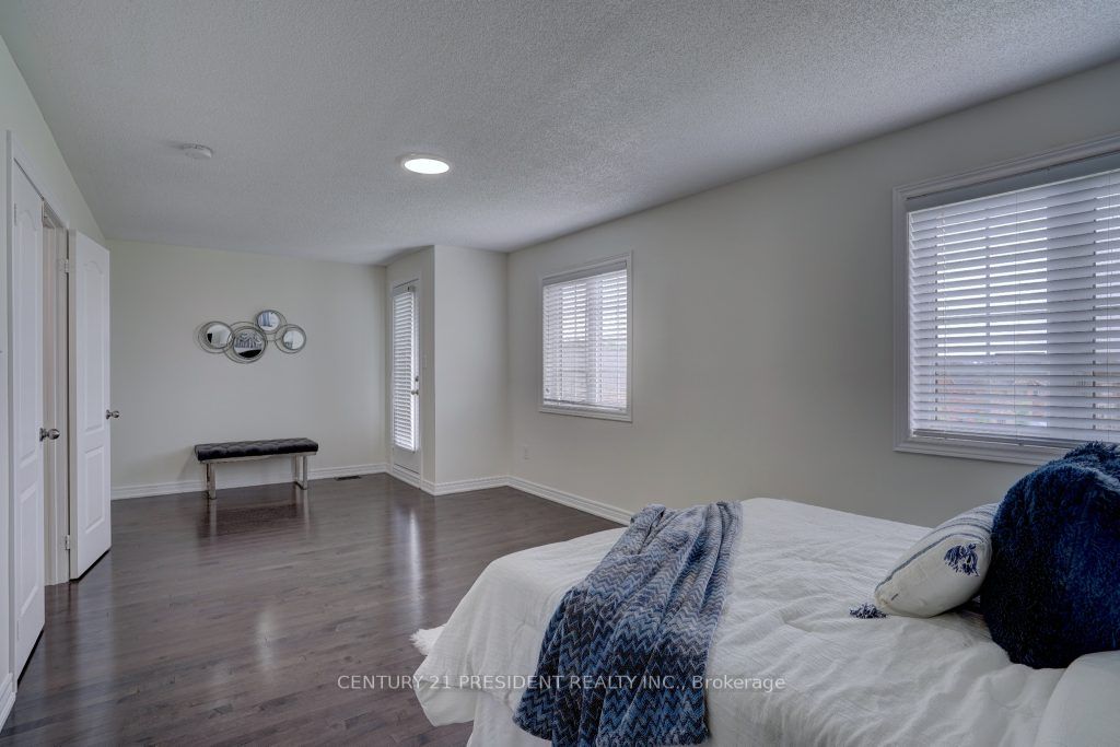 35 Saint Dennis Rd