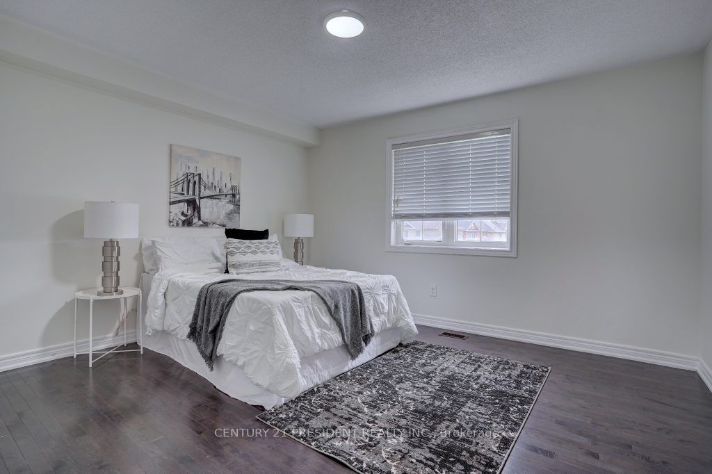 35 Saint Dennis Rd