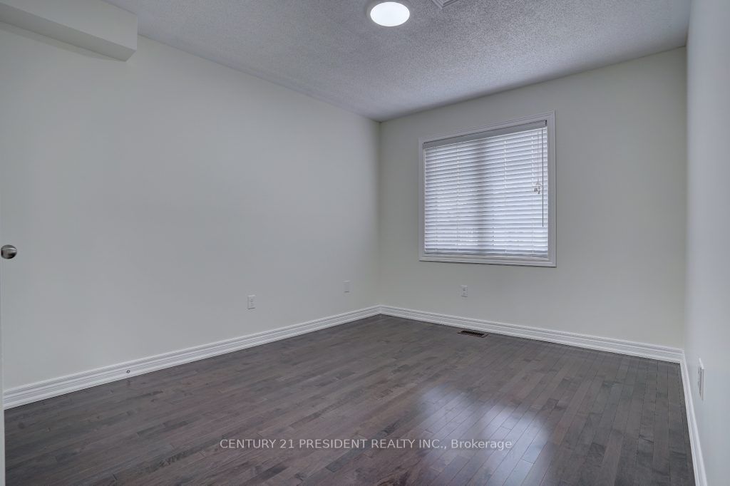 35 Saint Dennis Rd