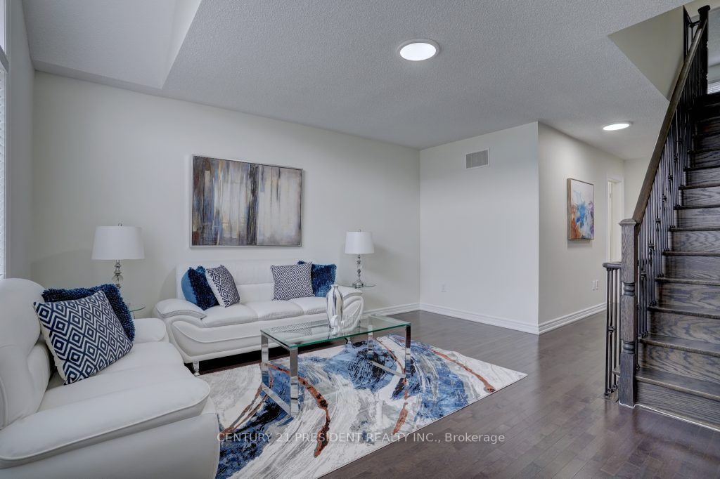 35 Saint Dennis Rd