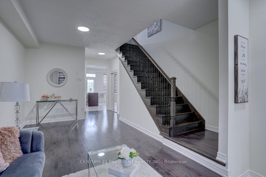 35 Saint Dennis Rd