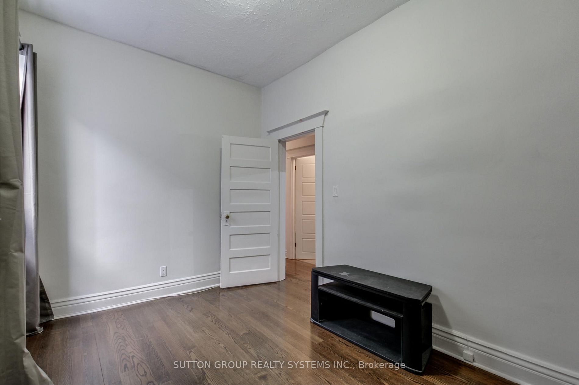 328 High Park Ave W