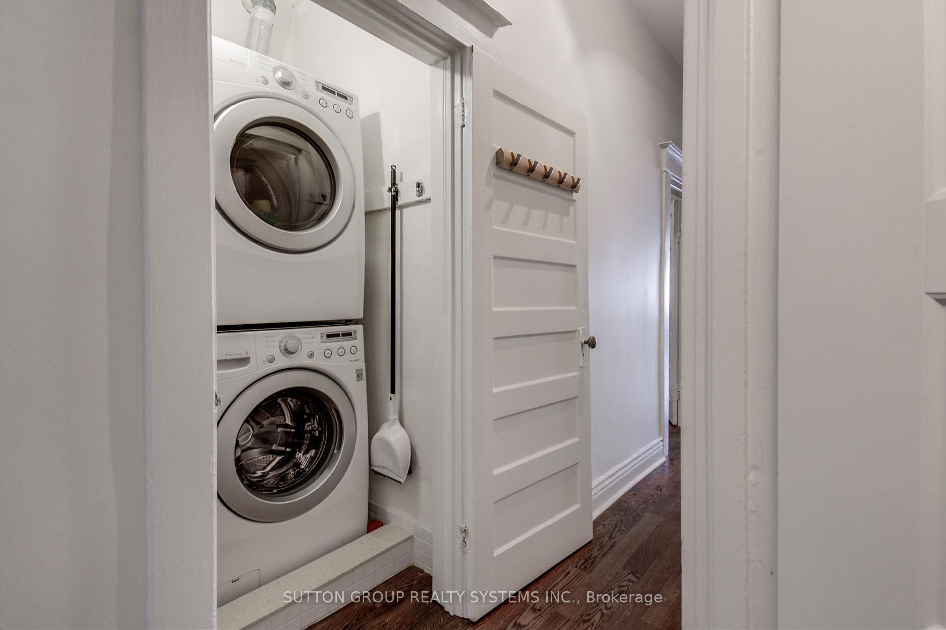 328 High Park Ave W