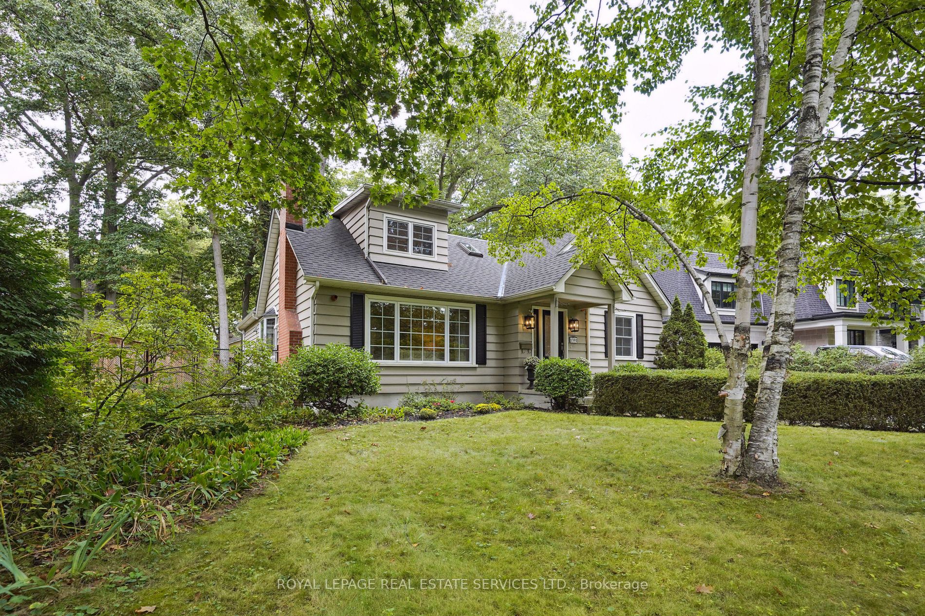1391 Victor Ave