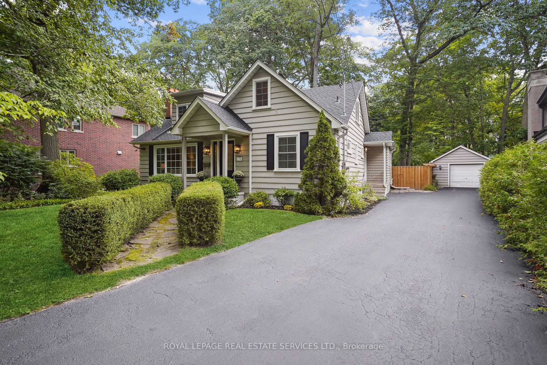 1391 Victor Ave