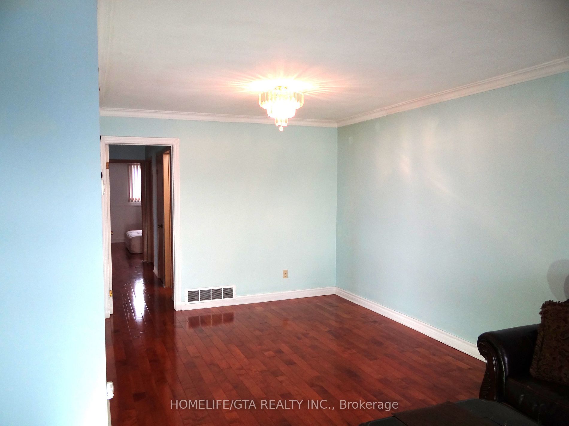 23 Paradelle Cres