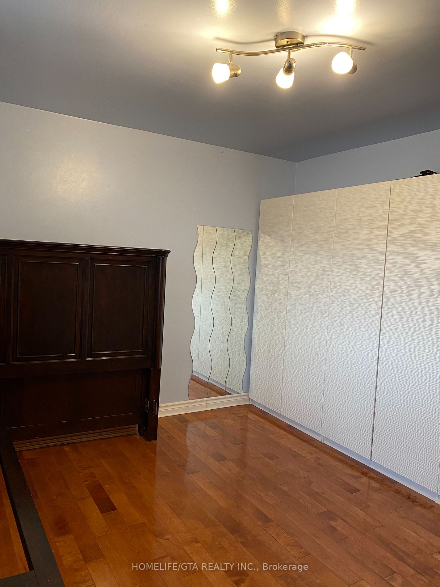 23 Paradelle Cres