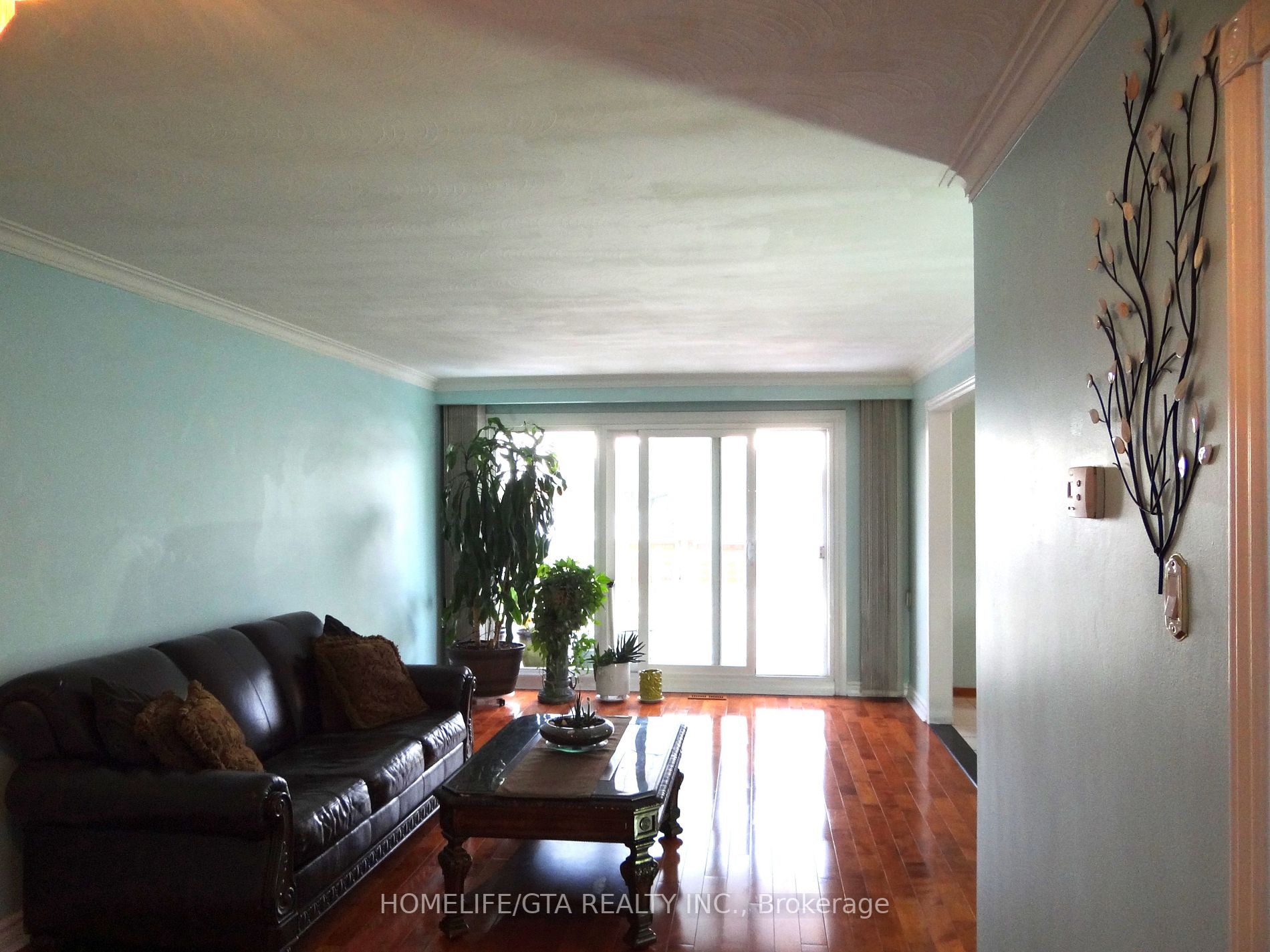 23 Paradelle Cres