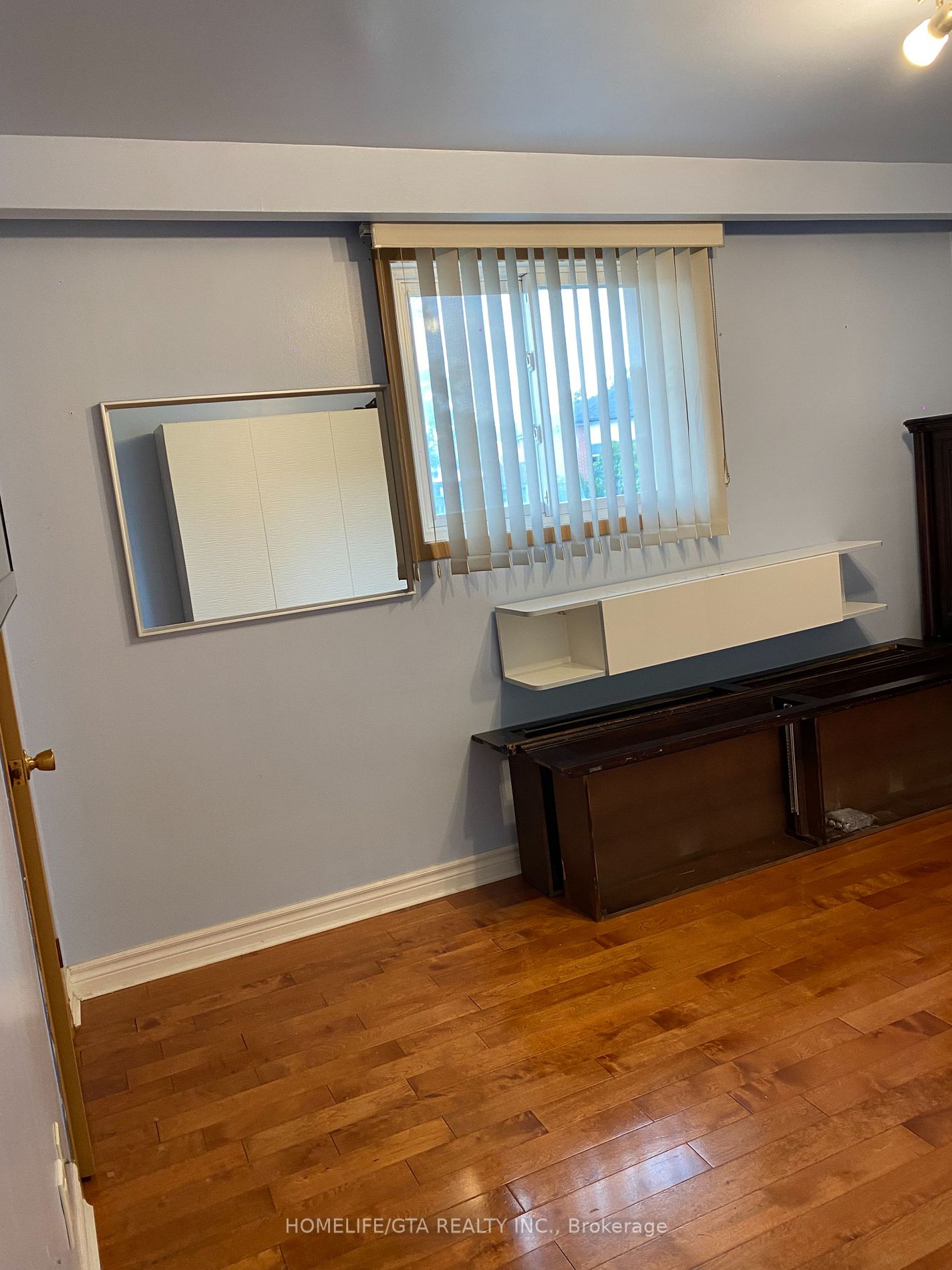 23 Paradelle Cres