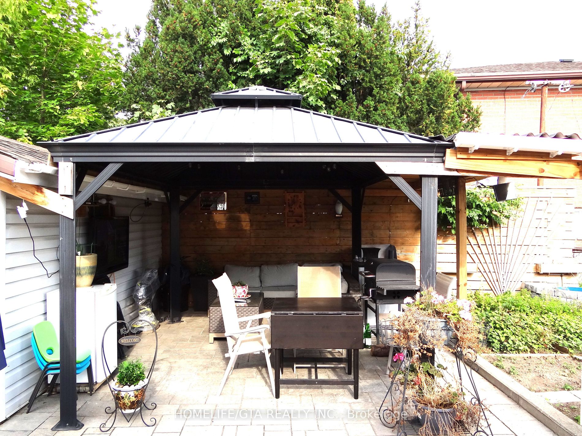 23 Paradelle Cres