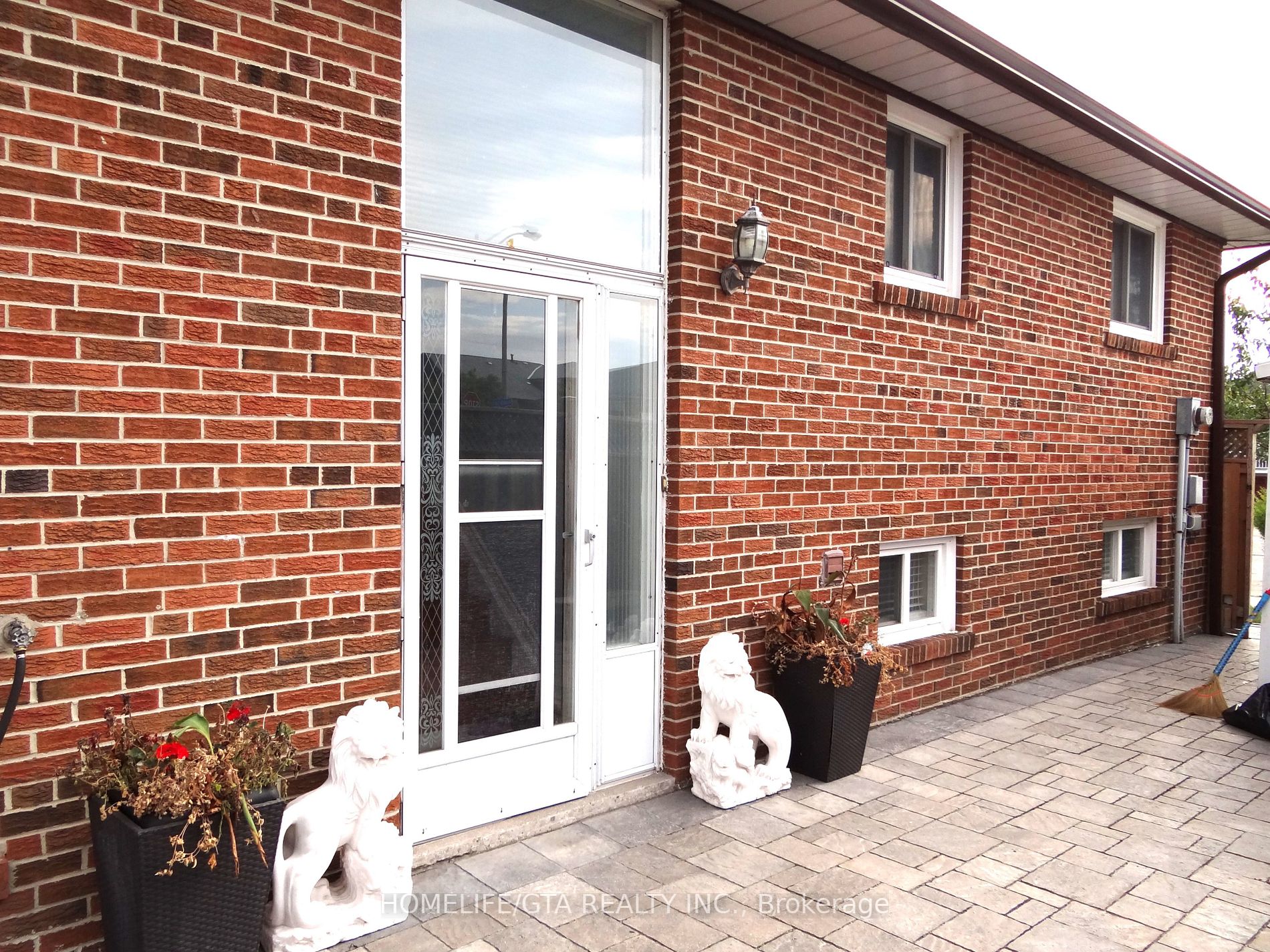 23 Paradelle Cres