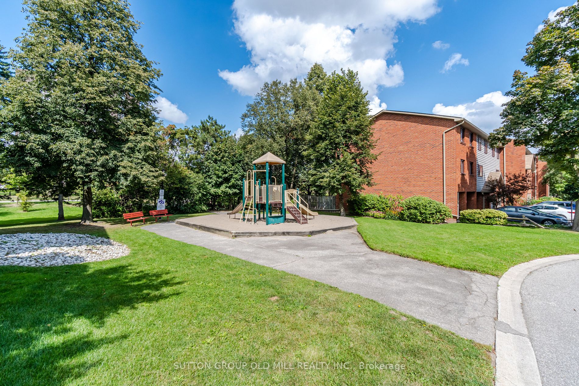 1855 Maple Ridge Dr, #39