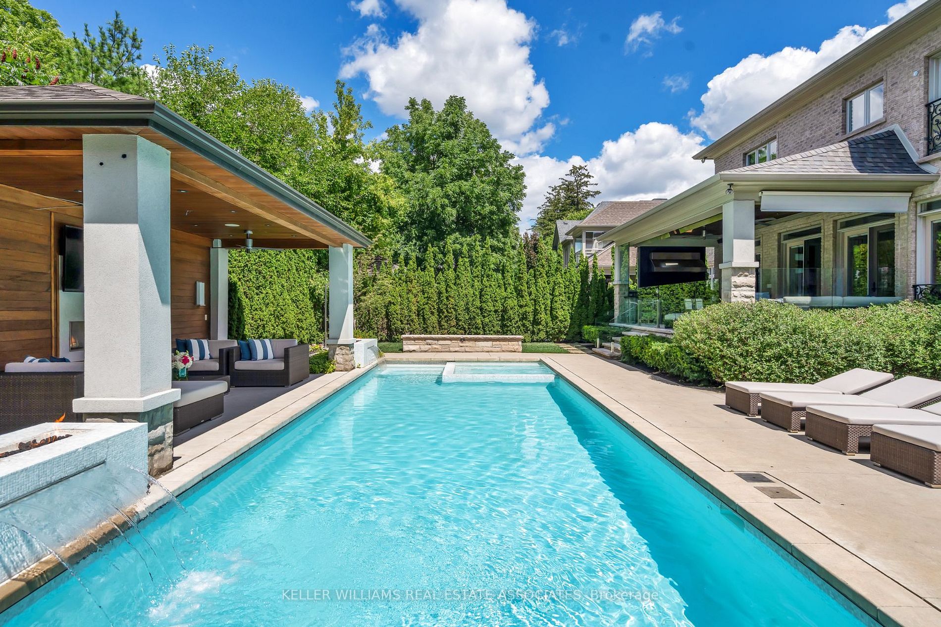 245 Winterborne Gate