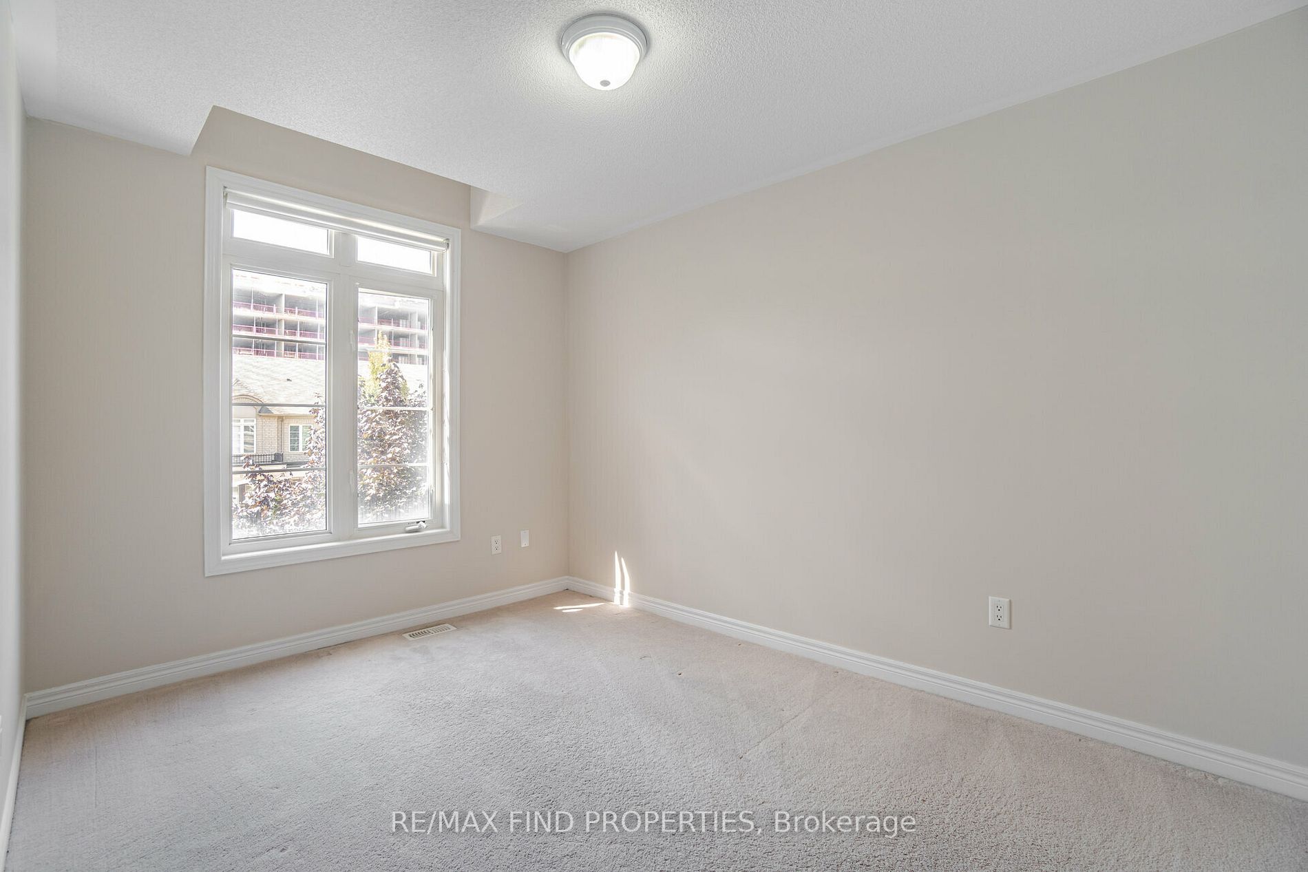 2371 Baronwood Dr